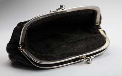Empty purse 410