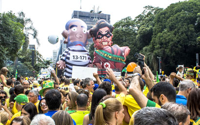 Demonstrating against Rousseff