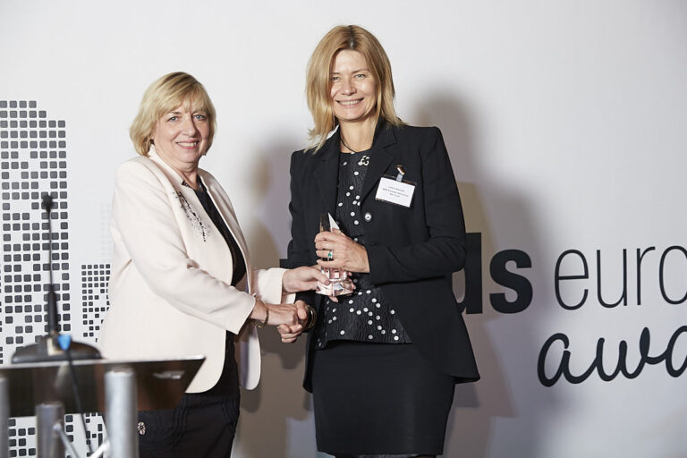 23. Hedge Fund Administrator – BNP Paribas SS. Accepted by Tania Mahler, presented by Margaret Delman.jpg