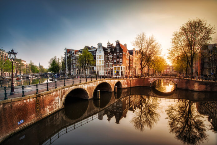 Amsterdam_Large